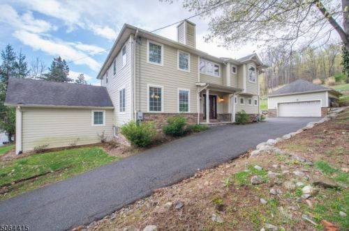 1253 High Mountain Rd, Paterson, NJ 07508-2800