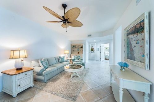 7120 Timberland Cir, Naples, FL 34109-7863