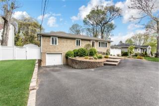 819 Townline Rd, Hauppauge, NY 11788-2850