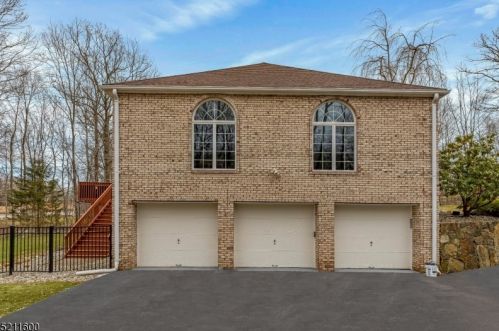 9 Natale Dr, Sparta NJ  07871-3032 exterior