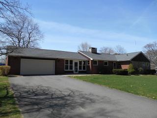 55 Paul Spring Rd, Farmington, CT 06032-2405