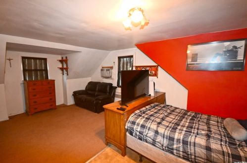 2090 Monroe Ave, North Bellmore NY  11710-1523 exterior