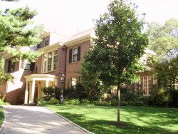 80 Putnam St, Newton, MA 02465-2433