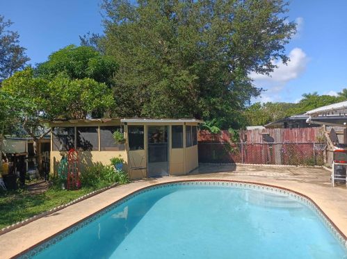 125 Wisteria Ave, Fort Pierce, FL 34982-3451