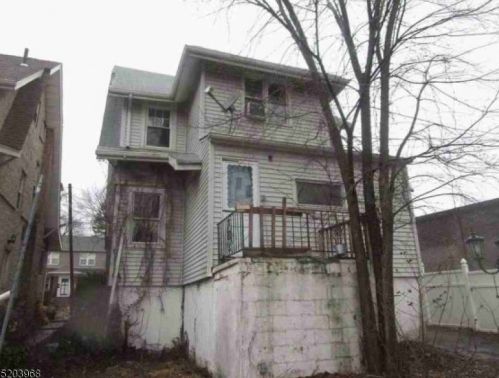 233 3rd St, Ridgefield Park, NJ 07660-1023