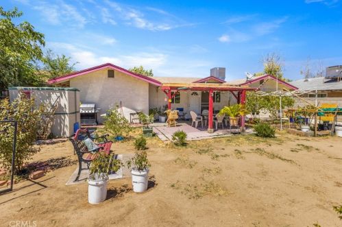 826 Lightcap St, Lancaster CA 93535-2720 exterior