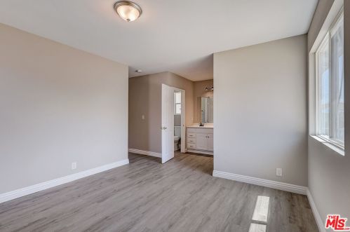 4613 Dunrobin Ave, Lakewood CA  90713-2527 exterior