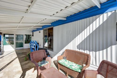 66 Hummingbird Ln, Oceanside CA  92057-6450 exterior