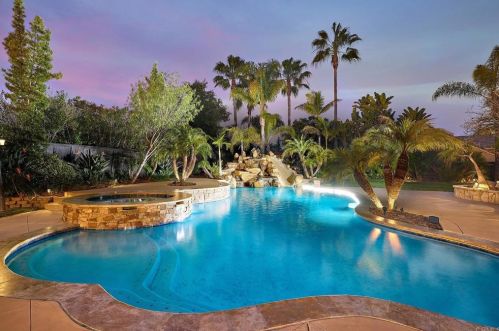 7947 Sitio Solana, Carlsbad CA  92009-9526 exterior