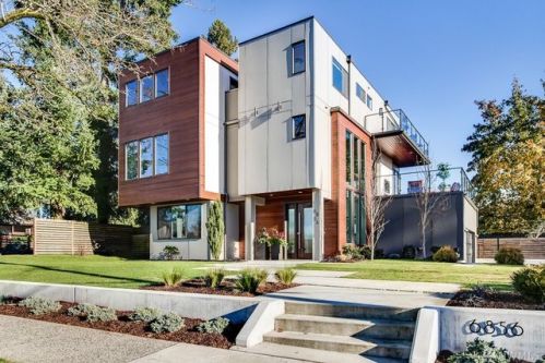 6856 49 Ave, Seattle WA  98115-7735 exterior