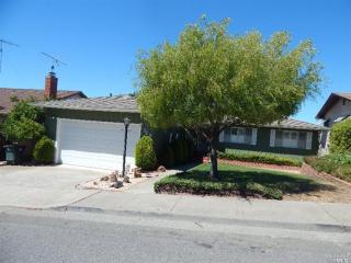 128 Garden Ct, Vallejo, CA 94591-7448