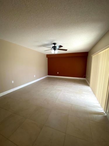 123 1st Way, West Palm Beach, FL 33407-6668