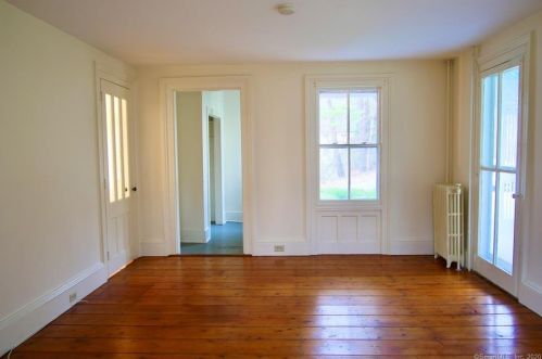 4 Lime Rock Holw, Lakeville, CT 06039-2415