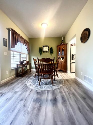 148 Pebble Creek Dr, Pataskala, OH 43062-8948