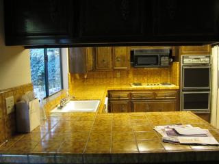 7601 Pack Saddle Ct, Bakersfield CA  93309-1212 exterior