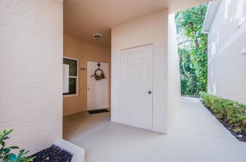 1044 Woodshire Ln, Naples, FL 34105-7403