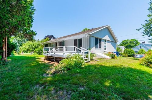 21 Greenfield St, Waterford CT  06385-3907 exterior