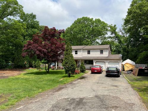 23 Kastal Dr, Panamoka, NY 11961-1936