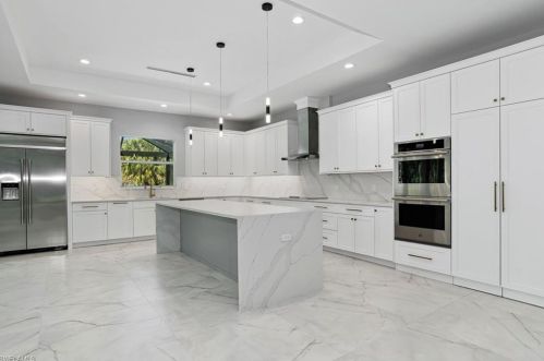 835 11th St, Naples FL  34117-2286 exterior