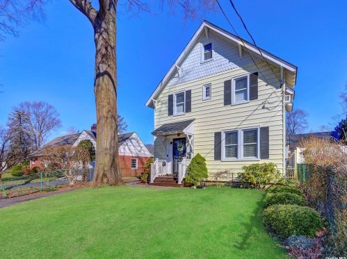 171 Castle Ave, Westbury, NY 11590-2008