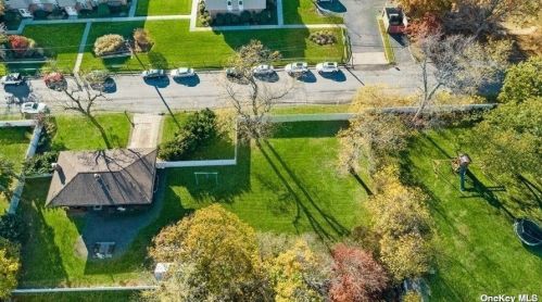 171 23rd St, Wheatley Heights, NY 11798-1704
