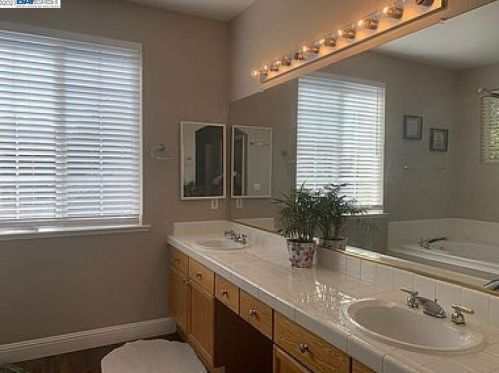 6521 Young Oak Ct, Citrus Heights CA  95662-6007 exterior