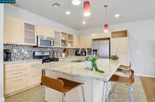 2243 Eastport Dr, Oakley CA  94561-3539 exterior