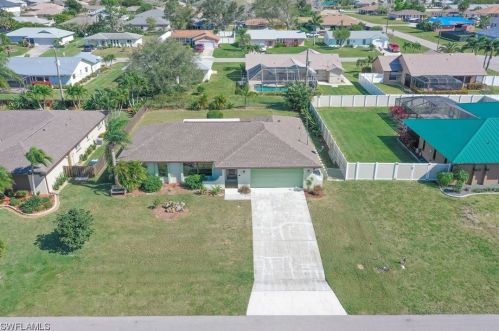 3623 1st Pl, Cape Coral, FL 33904-4837