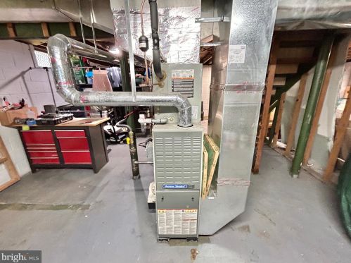 39 3rd St, Florence NJ  08518-2001 exterior