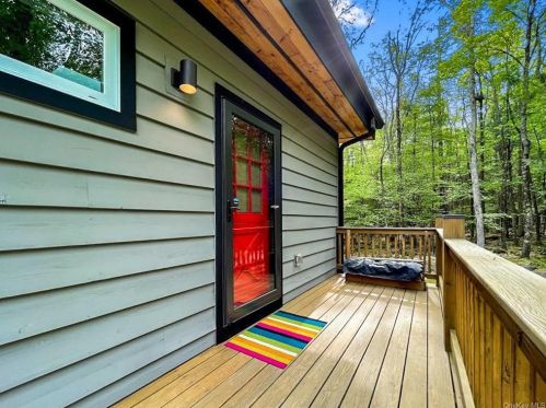 95 Crawford Rd, Barryville, NY 12719-5433