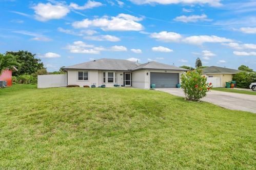 5131 31st Pl, Naples, FL 34116-8143
