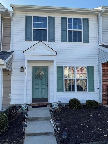 255 Malamute Ln, Greensboro, NC 27407-2770