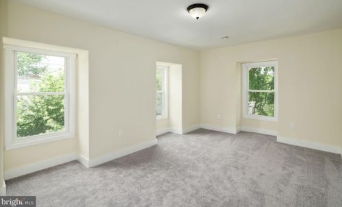 210 Market St, Gloucester NJ  08030-1907 exterior