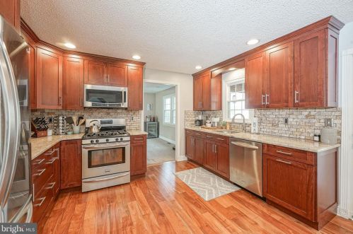 146 Meetinghouse Ln, Southampton NJ  08088-9417 exterior