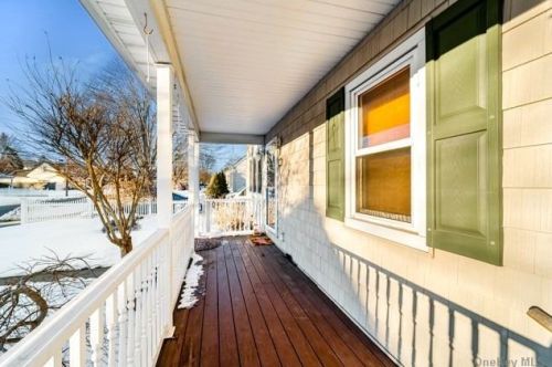 125 Oldfield Ave, Amityville, NY 11701-3126