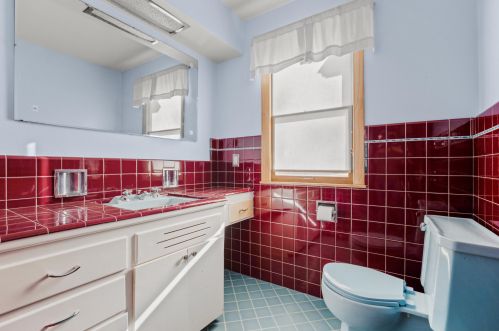 529 77 St, Milwaukee WI 53219-3742 exterior