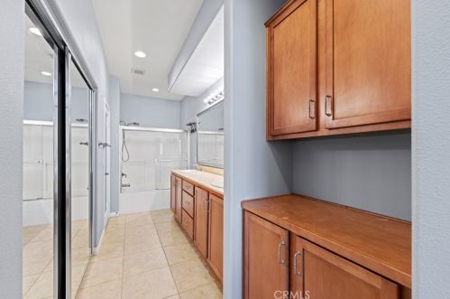 23860 Toscana Dr, Santa Clarita CA  91354-3015 exterior