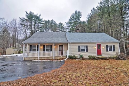 701 Park St, Stoughton MA  02072-3626 exterior