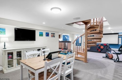 127 Hillside Ave, Bedminster NJ  07921-2516 exterior