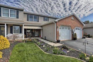 313 Acorn Cir, Lebanon, PA 17042-8884