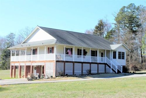164 Cedar Ln, Kenbridge, VA 23944-3920