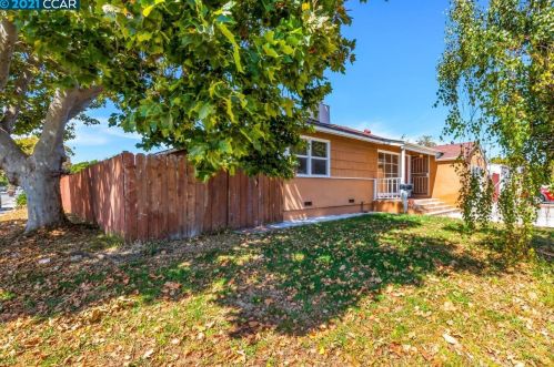 997 Hacienda Ave, San Lorenzo CA  94580-2856 exterior