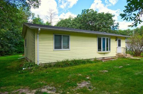 3255 9th Ave, Wisconsin Dells, WI 53965-8801