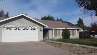 910 Vassar Ave, Visalia, CA 93277-4667