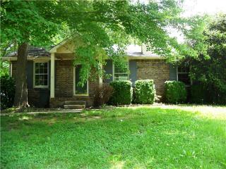 586 Caskey Dr, Clarksville, TN 37042-3883