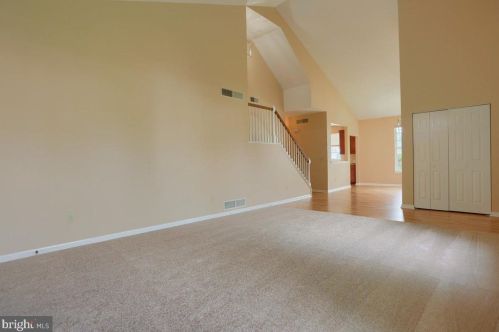 618 Springhouse Ln, Hummelstown, PA 17036-7008