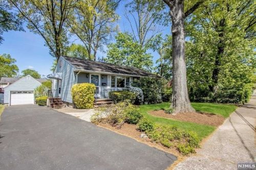 196 Hickory St, Township Of Washington, NJ 07676-5212