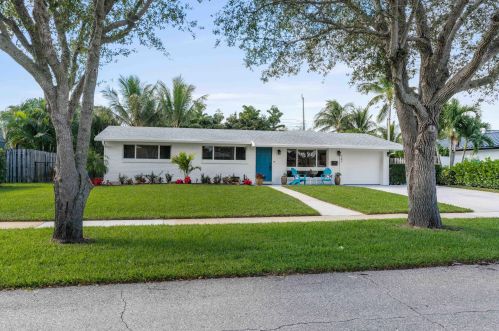 747 Tradewind Dr, West Palm Beach, FL 33408-4125
