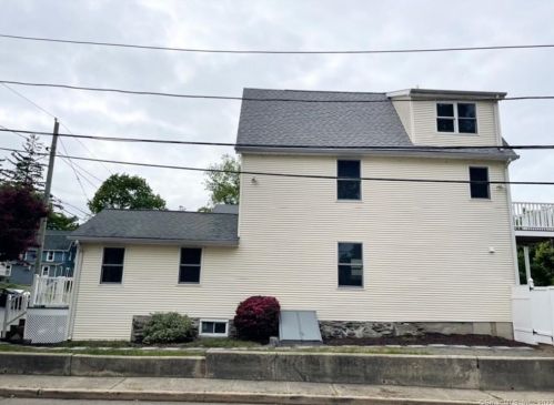 79 Botsford Ave, Milford CT  06460-5852 exterior