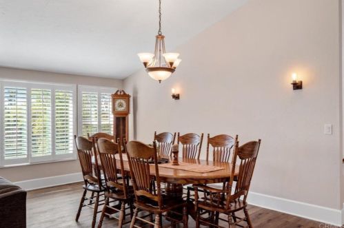 957 Montview Dr, Escondido CA  92025-5927 exterior